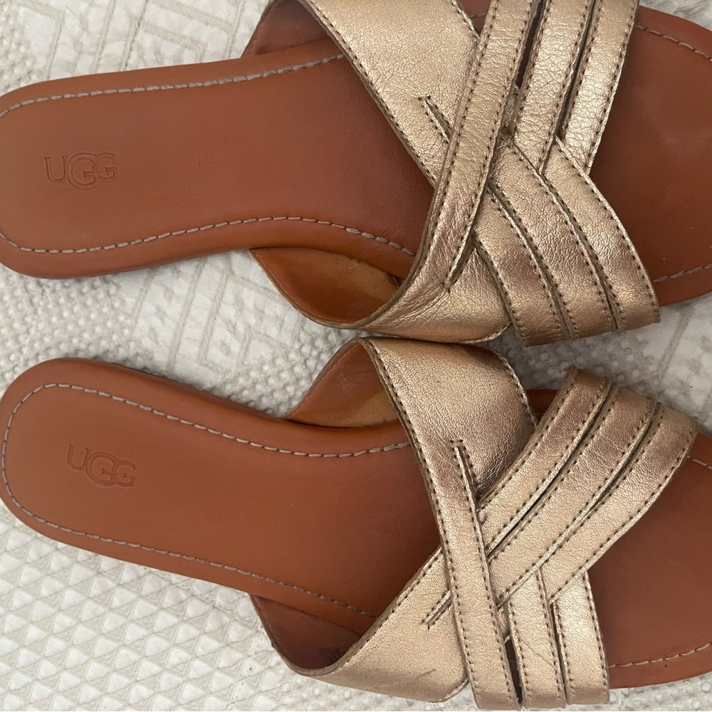 UGG Women’s Metallic Rose Gold Crossover Slide Sandals